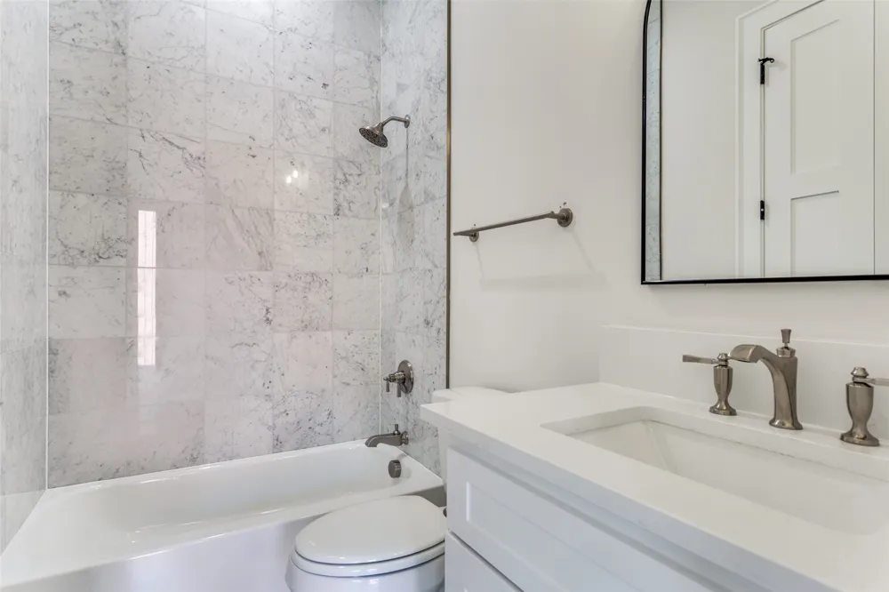 250 E Dallas Road #114 Grapevine, TX 76051
